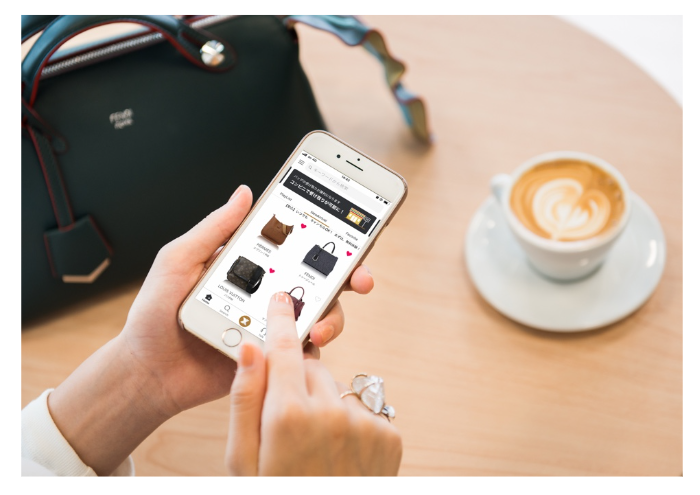 月額制でブランドバッグがとっかえひっかえ使い放題