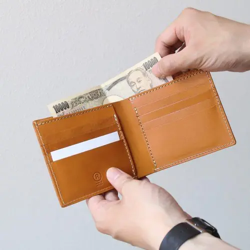 日本のお金が入れやすい