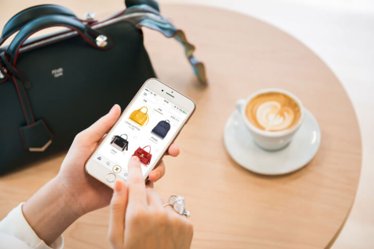 月額定額制でブランドバッグが使い放題